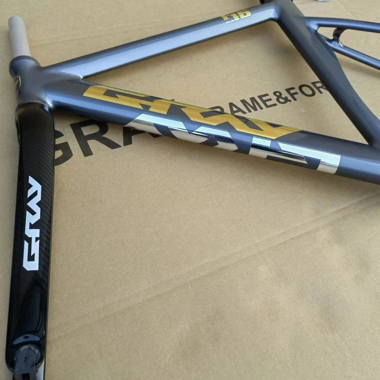 GRAY F16 frame+fork